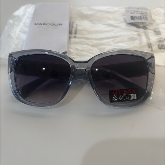 New Guess GO00051 84W Crystal Blue Gradient sunglasses - Picture 5 of 8